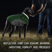 Veste à capuche imperméable pour chien Vêtements d'hiver Pyjamas Outfit avec motif imprimé Manteau pull vierge pour chiens