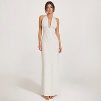 Robe longue blanche à pois en mousseline de polyester froncée, dos nu, sans manches, style licou, pour soirée et cérémonie, vente en gros, OEM, sur mesure, directement de l'usine