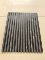 Panneau mural en PS imperméable avec ligne dorée, design moderne pour salle de bain et escalier, options multicolores