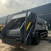 Véhicule compacteur de déchets Dongfeng Kinland VR 4x2 pour le transport vers les stations de traitement des déchets, transmission manuelle, haute efficacité de travail