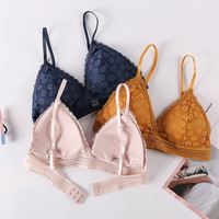 Ensemble de lingerie ultra-fine en dentelle Daisy