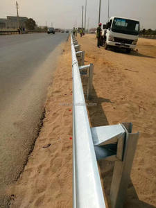 Barrières de sécurité routière de <span class=keywords><strong>type</strong></span> W, norme AASHTO M180, classe A, <span class=keywords><strong>type</strong></span> 2, meilleur prix, haute qualité, <span class=keywords><strong>avec</strong></span> poteaux et supports pour la sécurité routière - Product Image 2