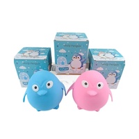 Jouet Squishy Géant Pingouin 18cm, en Caoutchouc à Remontée Lente, Anti-Stress et Fidget pour Filles et Garçons, Animal Mignon Kawaii, Cadeau de Décompression