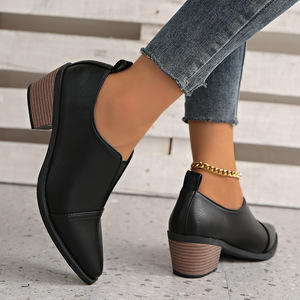 รองเท้าส้นเตี้ยทรงอังกฤษ ไซส์ใหญ่ ส้นกลาง แบบใหม่สำหรับฤดูใบไม้ร่วง ส้นหนา หัวแหลม ปากรองเท้าลึก หนังแท้ สำหรับผู้หญิง - Product Image 4