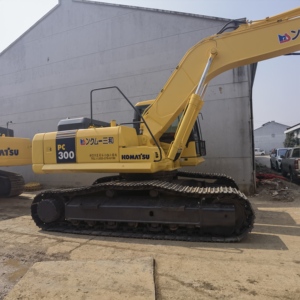 Original Used komatsu Pc300 Good Condition <b>Excavator</b> Low Working Hours Komatsu 300 Second-hand on Sale 30 Tons - Product Image 4