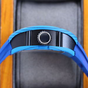 Nuevo Reloj Mecánico Automático de Alta Calidad en Oferta, con Caja de Fibra de Carbono Azul Intenso, Cristal de Zafiro, Esqueleto y Correa de Goma - Product Image 3