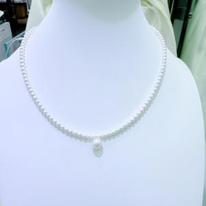 Collares de Lujo Ligero para Mujer, Círculo Perfecto Impecable, Combinados con Collar de Perlas de 3-3.5mm - Product Image 3