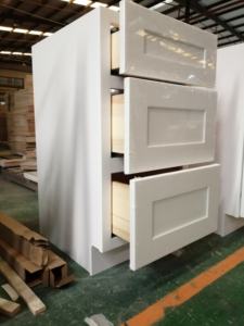 Ante per Cucina Shaker Bianche e Grigie con Telaio in Legno Massello RTA, Finitura Verniciata Automatica Ecologica - Product Image 6