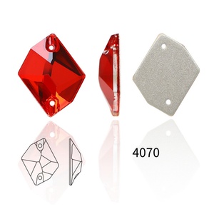 Hebillas Planas de Doble Orificio con Formas Especiales para Ropa, Zapatos y Joyería DIY del Fabricante, con Pedrería de Cristal Cosida a Mano - Product Image 2