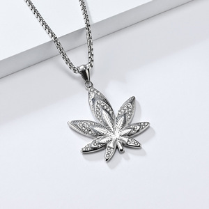 Instagram-worthy maple leaf necklace, a trendy street style accessory from the Western hip-hop culture, featuring a unique, nich - Product Image 3