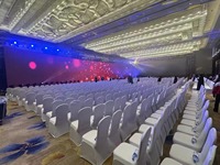 Pantalla LED Vishow5.0 de Fácil Instalación, P2.976, Alta Frecuencia de Actualización, 500*1000 Píxeles, Ideal para Escenarios, Bodas y Espectáculos