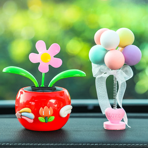 Ornement de voiture en plastique motif fleur de dessin animé, accessoire décoratif d'intérieur d'été léger au design oscillant - Product Image 2