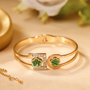 Brazalete de Moda en Acero Inoxidable 316L con Baño de Oro PVD e Incrustaciones Verdes de Cristal, Joyería para Mujer - Product Image 3