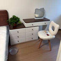 Commode de chambre convertible de style Mid-Century avec plateau rétractable et rangement multi-tiroirs en bois de frêne
