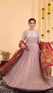 Vestido Bordado de Alta Calidad para Mujer con Elegante Diseño Étnico, Ideal para Bodas, Fiestas y Eventos, Disponible a un Precio Accesible - Product Image 3