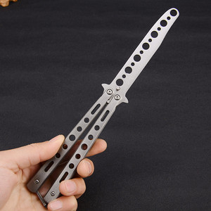 Cuchillo Mariposa de Práctica para Principiantes, <span class=keywords><strong>Balisong</strong></span> de Entrenamiento Remachado Sin Mantenimiento, Herramienta de Volteo Sin Filo para un Aprendizaje Seguro de Habilidades - Product Image 2