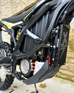 Nouvelle Moto Électrique Tout-Terrain Suron Ultra Bee 2026 21KW 74V 60Ah Disponible – Ultra Bee avec Street <span class=keywords><strong>Kite</strong></span>-bike VTT - Product Image 2