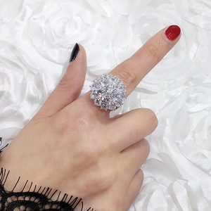 Anello con Fiore per Donne, Accessorio da Dito Semplice e alla Moda per Uso Quotidiano - Product Image 5