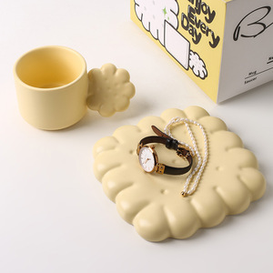Set di Tazze da Caffè in Ceramica a Forma di <span class=keywords><strong>Biscotto</strong></span> con Piattino Abbinato, Design Unico e Trendy - Product Image 4