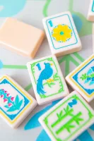 Nouvelles tuiles de mahjong américaines personnalisées en pêche - Design floral lumineux, oiseaux et dragons, style mignon et fantaisiste pour les joueurs de Mahjong