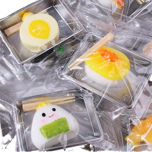 Juguete Antiestrés Realista de Sushi, Juguete Sensorial de Sushi de Salmón y Camarones, Llavero de Silicona Suave para Niños y Adultos - Product Image 1