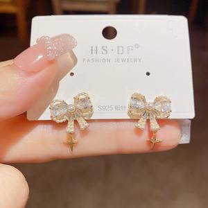 Verano moda alta calidad imitación perla mariposa arco pendientes mujer exquisito nuevo diseño cobre tachuelas regalo perfecto - Product Image 2