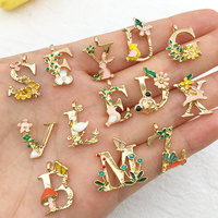 Breloques en émail avec lettres de l'alphabet de A à Z, pendentif en forme de fleur pour Bracelet et collier, fabrication artisanale de bijoux