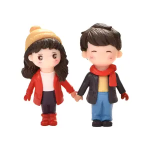 Micro Landscape Figurines Mini Couples Holding Hands Mini Plastic Ornaments Doll For Fairy Garden Desktop Car Home Decoration