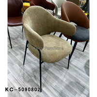 Chaise de salle à manger en tissu avec accoudoirs, design intégré moderne et simple, pieds en fer noir, chaise d'appoint pour la maison, la villa, le café, l'hôtel