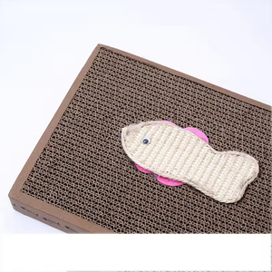 Eco Friendly Papelão Ondulado <span class=keywords><strong>Cat</strong></span> <span class=keywords><strong>Scratcher</strong></span> com Peixe <span class=keywords><strong>Mouse</strong></span> Forma Decoração para Gatos Indoor Jogar - Product Image 5