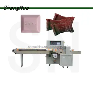 China supplier small moq low price biscuits/cake/candy chocolate Snack food Pillow packing machine