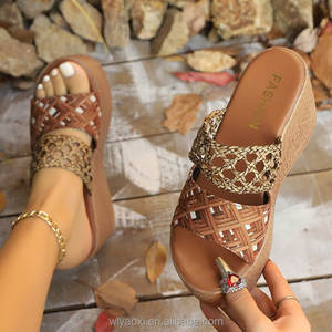 Nouvelles sandales compensées à plateforme pour femme, style européen et américain, grandes tailles 888, collection été 2025 - Product Image 3