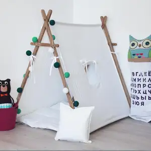 Grosir Anak-anak Teepee Tenda Anak Bermain Tenda Indoor & Outdoor Anak-anak Playhouse Kanvas Putih Teepee dengan Tiang Kayu B-BA008