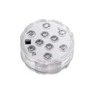 Lampe LED de plongée télécommandée, lampe de piscine RGB multicolore, lampe sous-marine créative, rechargeable par USB, lampe étanche pour aquarium - Product Image 6