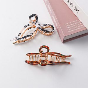 กิ๊บติดผมริบบิ้นสีสันสดใสใหม่8ซม. สำหรับผู้หญิงกิ๊บหนีบผมแบบหนีบผมแบบไม่สมมาตรสำหรับฤดูใบไม้ร่วงและฤดูหนาวทำจากพีวีซี2024 - Product Image 4