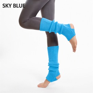 Chaussettes de yoga pour femmes, blanches, amincissantes, sans pieds, protectrices des jambes, antibactériennes, en fibre acrylique, sans couture, pour la danse - Product Image 1