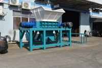 Mesin penghancur plastik penghancur poros ganda plastik kayu logam limbah tugas berat industri daur ulang