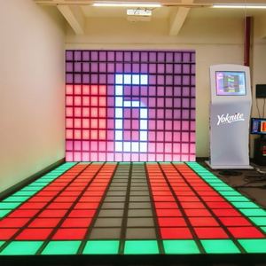 Jeu laser 'Le sol est du lave' avec écran de jeu LED 30x30 cm, grille lumineuse interactive, jeux actifs et grille de danse LED au sol - Product Image 3