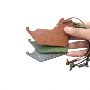 Fournisseur chaud <span class=keywords><strong>arabie</strong></span> <span class=keywords><strong>saoudite</strong></span> <span class=keywords><strong>carte</strong></span> EAU breloque sac pendentif porte-clés sac à main pendentif breloque ornement Promotion cadeau accessoires - Product Image 2