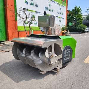 Poussoir d'alimentation robotisé de type spirale IMETEC, à navigation autonome, pour ferme bovine – Vente directe usine - Product Image 1