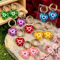 Boucles d'oreilles créoles pendantes en acrylique transparent avec cœur, motif pois contrastant, accessoire tendance pour femme