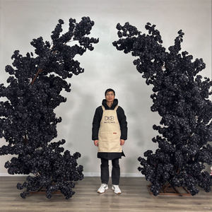 Hermosos árboles de cerezo negro hechos a mano y arco de flores artificiales, planta decorativa para exteriores - Product Image 1