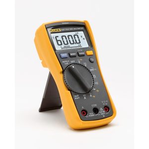 Multimètre numérique Fluke 117 True RMS 600 V 10 A AC/DC pour la mesure de tension, résistance, continuité, fréquence et capacité - Product Image 3