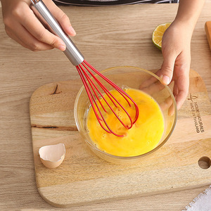 BuyTuy Batteur à œufs en acier inoxydable rouge de 10 pouces, fouet manuel en silicone pour la pâtisserie, le mélange de gâteaux, la préparation de la pâte, outil de cuisine - Product Image 2