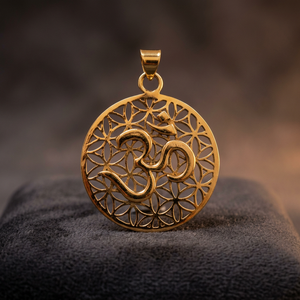 Colgante personalizado de 5 cm para mujer, de Color dorado, de latón, con símbolo de Yogo OM sándalo - Product Image 3
