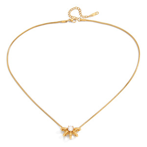 Collier pendentif en zircon plaqué or 18 carats en forme de fleur, design minimaliste, à porter tous les jours, bijou cadeau - Product Image 5