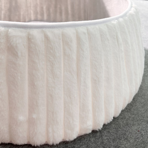 YUELIAN Jupe de sapin de Noël blanche de 28 pouces, couvre-socle en peluche écologique, personnalisable, directement de l'usine, pour les fêtes - Product Image 2