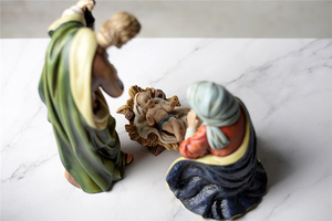 OEM Polyresin Wearing a Crown Jesus Christ Figurine Home Decor <b>Resin</b> Figurines Religious Christian Devotion Statues for Sale PLD - Product Image 5