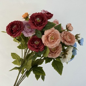 KEWEI <span class=keywords><strong>1664</strong></span> Fournisseur d'or Fleurs artificielles en soie à 4 tiges, type Renoncule, pour décoration de salons et événements - Product Image 1