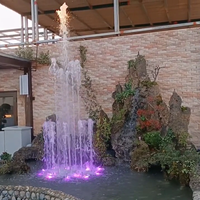 Fontaine d'eau miniature intérieure/extérieure, décoration de jardin chinois, jets de fontaine dansante musicale colorée à vendre